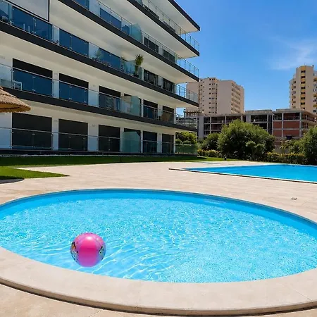 Modern Da Rocha 5 Min Walk With Pool דירה